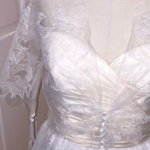 PRONOVIAS off white Jacket only NWT Size 12. Runs small. - Picture 3 of 6